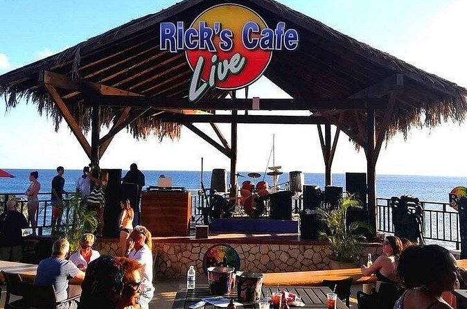 3 to 5 Hour Private Herbal Tour Shopping and Dinner at Ricks Cafe - Price and value: when $120 feels fair and when it might not