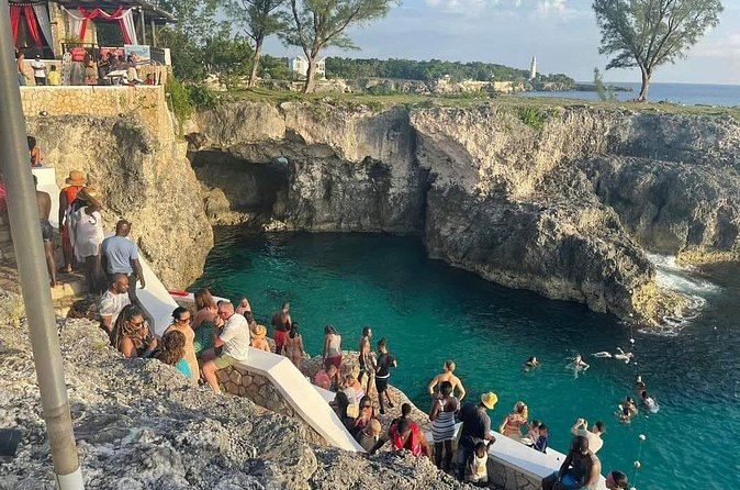 7 Mile Beach and Rick's Cafe in Negril from Montego Bay Private Tour - Weather, Timing, and Staying Comfortable