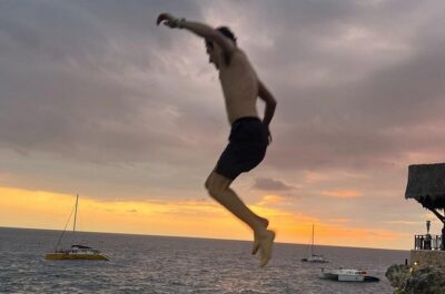 7 Mile Beach Party Catamaran Cruise with Snorkeling & Ricks Cafe - Party catamaran with snorkeling: what the “open bar” really means