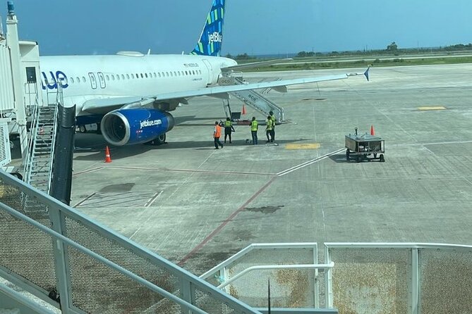 A "Private" Airport Transfer to Grand Palladium Resort - Price and Value: $40.50 per Person, With a Twist