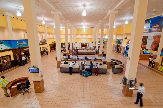 Airport Shuttle from Montego Bay (MBJ) to Hotel - Price and value: why $12 can beat a taxi (if your timing works)