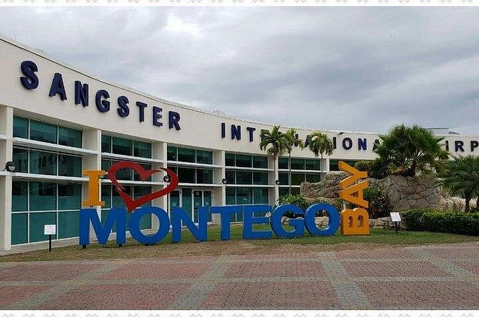 Airport Transfer to Ocho Rios Hotels (Round-Trip) - Meeting the Driver: Sign, Names, and Faster Airport Exits