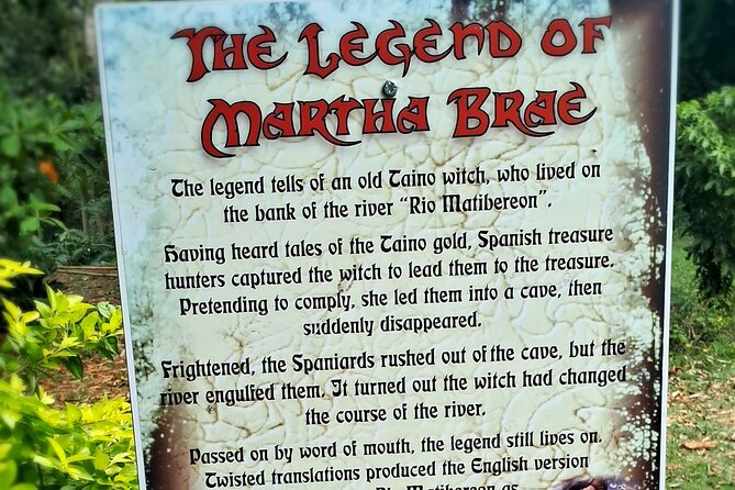Bamboo Rafting Experience on the Martha Brea - Rowing/poling and the Legend of Martha Brae