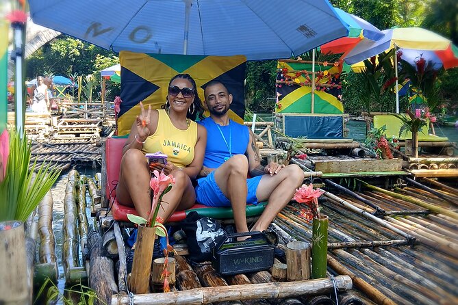 Bamboo Rafting Experience with Limestone Massage - Limestone Foot Massage by the Raft Captain: What You’ll Actually Do