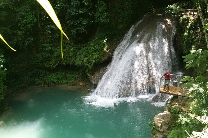Blue Hole and Dunn's River Falls from Montego Bay - Montego Bay to Ocho Rios in one day: why this combo makes sense