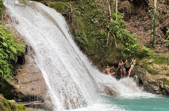 Blue Hole And River Rapids Adventure - Small group setup: why the max 15 matters