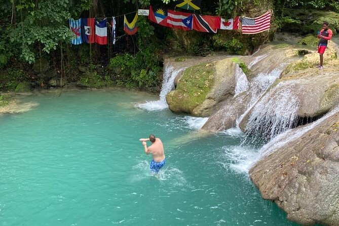Blue Hole and Sightseeing Tour from Ocho Rios - Turtle Beach Time and the Souvenir Stop: How the Second Half Fits