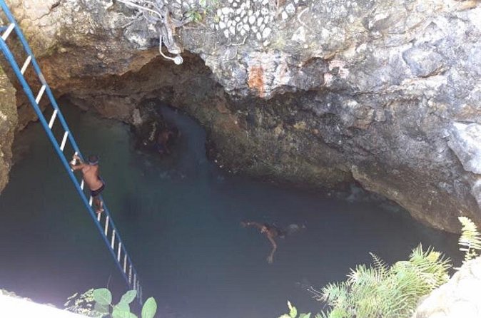 Blue Hole Mineral Spring and Rick's Cafe - Who should book this tour, and who might want a different day