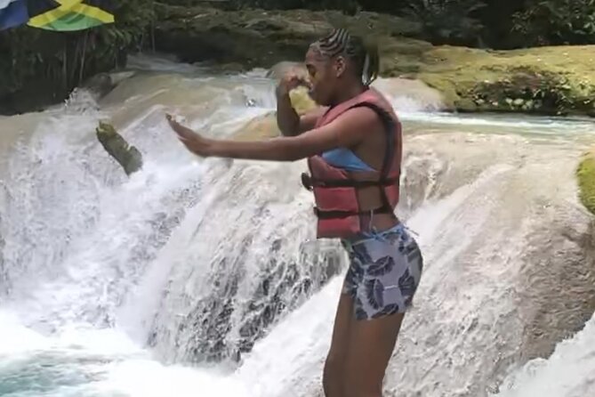 Bluehole and Bamboo Rafting from Montego Bay - Ocho Rios Fruit Market Break: Easy Town Time Without Pressure