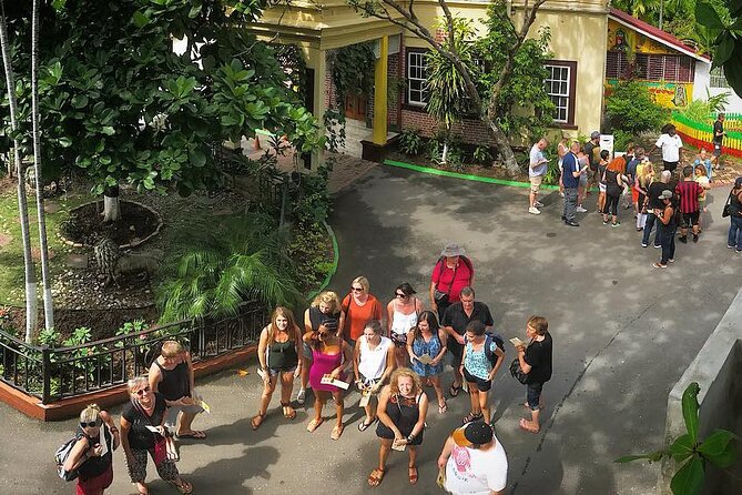 Bob Marley Museum Full Day Tour from Montego bay - Island Grill stop: Jamaican food breaks without the pressure of a fixed lunch