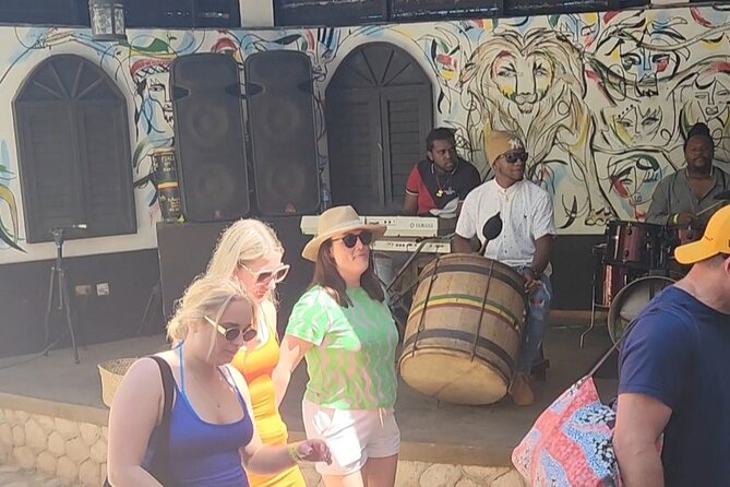 Bob Marley Nine Miles Shuttle with admissions. . - Getting from Montego Bay: air-conditioned comfort and quick context