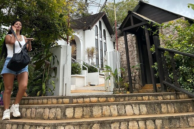 Bob Marley's Nine Mile Tour with Admission from Montego Bay - Discovery Bay and Columbus Park: a history stop between reggae milestones