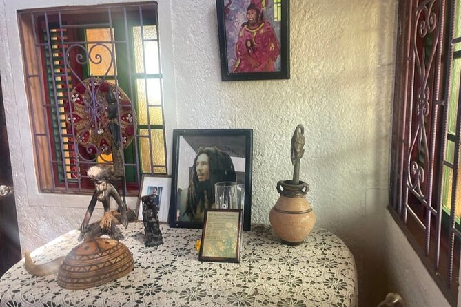 Bob Marley's Nine Mile Tour with Admission from Montego Bay - Lunch isn’t included: plan your food like a local