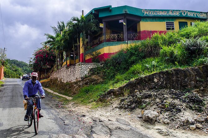 Bob Marley's Spirit of Reggae - The Nine Mile Experience - Marley’s Boyhood Home and the Rastafarian Roots Around 9 Mile