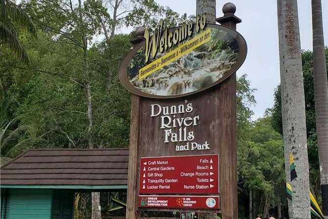 Dunn's River Fall's - The real draw: a waterfall day that starts and ends on time