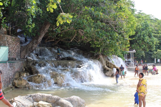 Dunn's River Falls Jamaica/Montego Bay/Falmouth - Climbing the Falls With Free Guides (and Optional Help)