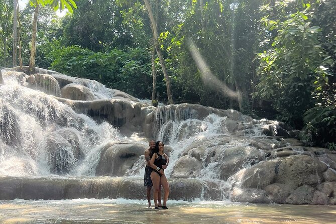 Dunn's River Park & Blue Hole Waterfall Combo from Montego Bay - Dunn’s River Falls: how the 960-foot climb feels in real time