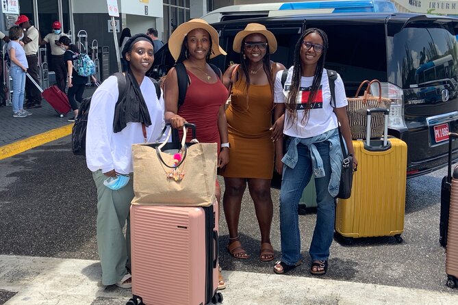 EXCLUSIVE AIRPORT / CRUISE PORT TRANSFER 1-4 Pax - Gift shops and souvenir time without the detour chaos
