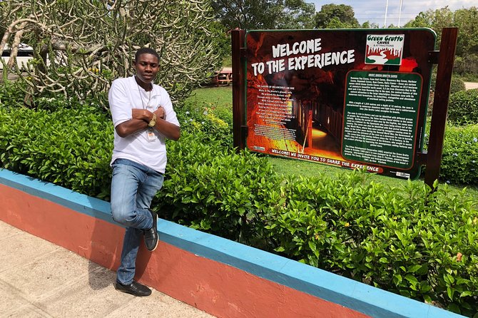 Explore Montego Bay Jamaica Private Tour to Green Gratto Cave - Queen’s Monument and Columbus Park: why the short stops add up