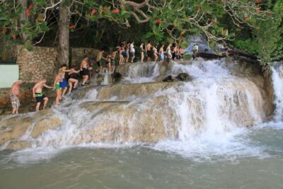 Falmouth: Bamboo Beach Club & Dunn's River Falls - From Port of Falmouth to Dunn’s River: timing that depends on your ship