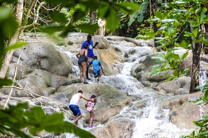 Full Day Dunn's River and Nine Miles with Lunch - Lunch and the “included drink” reality