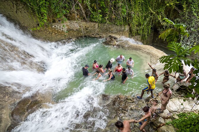 Full Day Dunn's River and Nine Miles with Lunch - Changing rooms, lockers, and what to do before you get wet