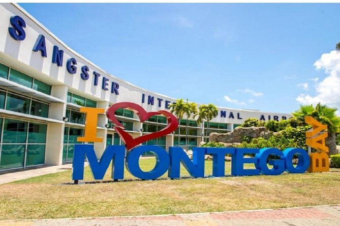Iberostar Rose Hall Private Airport Transfer - The 25-minute drive to Iberostar Rose Hall: air-conditioned comfort and quick local context