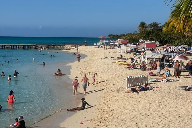 Jamaica Adventure: Bamboo Rafting, Negril Beach & Rick's Sunset - Pickup, Vehicle, and Group Size: The Logistics That Shape Your Mood