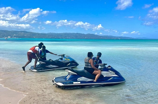 Jet Ski in Montego Bay - What the Ride Feels Like: Speed, Waves, and 360-Degree Turns