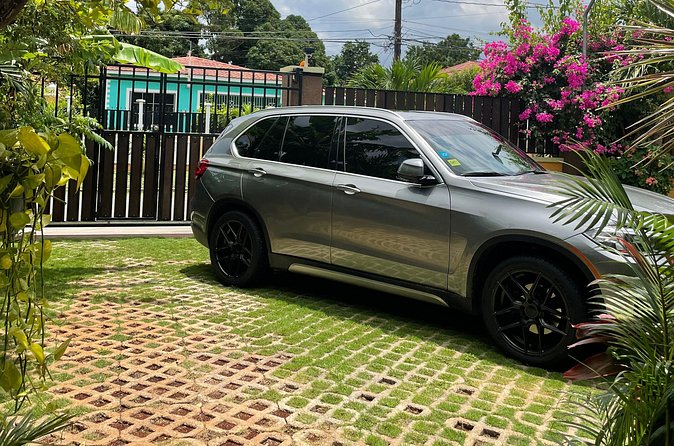 Luxurious Airport Pickup! - Arriving in Montego Bay: Why This Pickup Feels Like Part of the Trip
