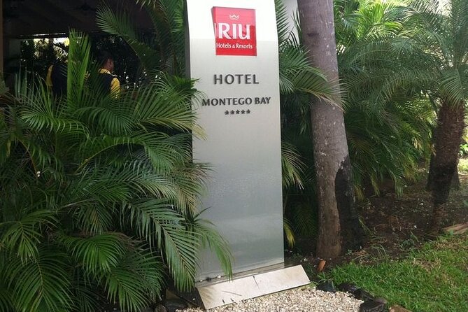 Montego Bay Airport private Taxi to Royalton Negril - Pickup-Time Reality Check: Avoid the One-Thing That Can Go Wrong