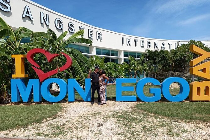 Montego Bay Airport Private Transfer to Hotels in Montego bay - Getting Met at Montego Bay Airport Without the Waiting Game
