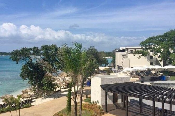 Montego Bay Airport to Royalton/Hideaway Negril Private Transfer - Getting dropped at Royalton/Hideaway Negril: what arrival feels like