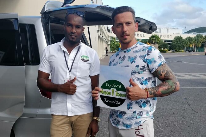 Montego Bay Airport Transfer to Resorts in Montego Bay - Service Quality in the Real World: Tony’s Punctuality and the Smooth Pickup Pattern