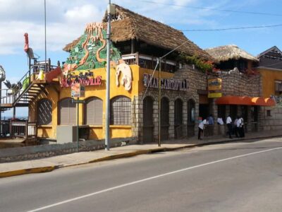 Montego Bay Excursion and Beach - Entering the day at Sam Sharpe Square and the local food market