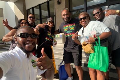 Montego Bay & Falmouth Hotels, Souvenir Shopping and sightseeing - Blue Diamond Shopping Mall and Rainbow store: souvenir shopping with guardrails