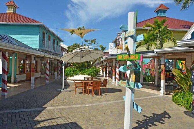 Montego Bay Highlights Tour with Shopping and Bamboo Rafting - Harbor Street Craft Market: how to shop for real handmade souvenirs