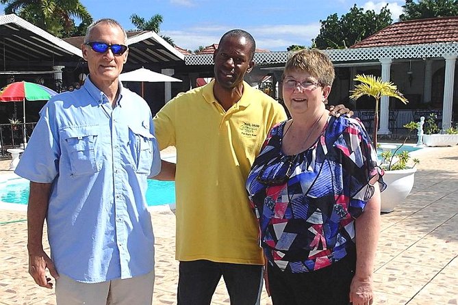 Montego Bay Hotels Private Airport Round Trip Transfers - Meet-and-greet Arrival: From airport exit to your car