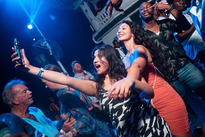 Montego Bay Night Out Lounge2727 Private and Customize Transfer - VIP and Table Service: When It’s Worth Paying More