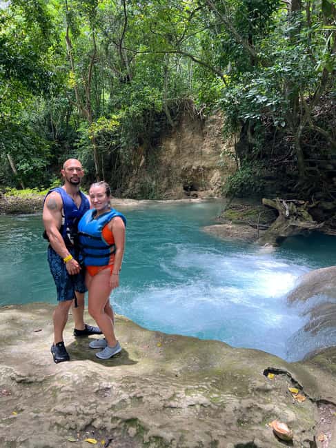 Montego Bay: Private Dunn's River Falls and Blue Hole Tour - The visitor center timing: why that safety briefing is more than paperwork