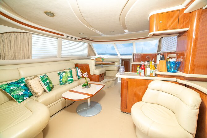 Montego Bay Private Yacht Tour with Open Bar and Lunch - Open bar and lunch on the Hip Strip: jerk bites, rum punch, and pacing