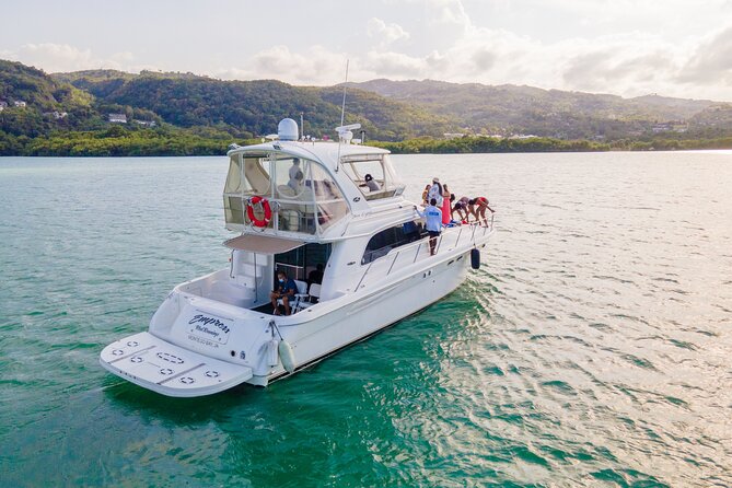 Montego Bay Private Yacht Tour with Open Bar and Lunch - Price and value: $2,500 per group and what you really get