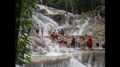 Montego Bay: River Rafting and Dunn's River Falls Day Trip - The Drive Toward Ocho Rios: Where Timing Starts to Matter