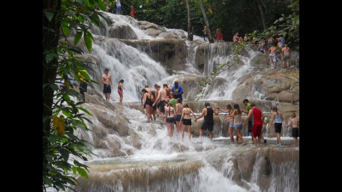 Montego Bay: River Rafting and Dunn's River Falls Day Trip - The Drive Toward Ocho Rios: Where Timing Starts to Matter