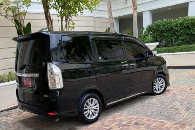 Montego Bay to Ocho Rios Hotels Private Transfer - Finding Your Driver at Sangster International Airport Without Guesswork