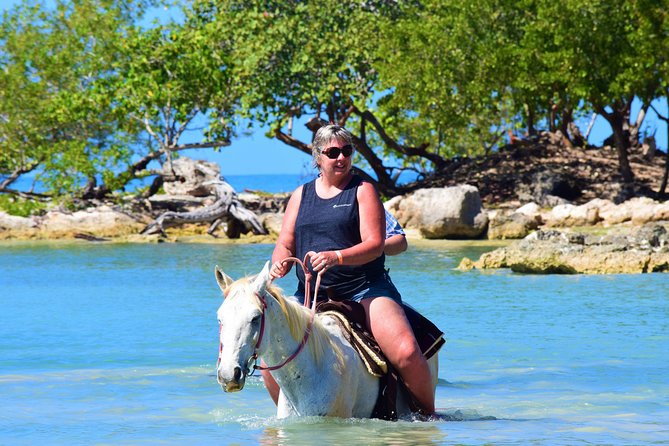 Negril 45-minute Guided Horseback Ride and Swim - The sea swim: what to expect, how long it really lasts, and how safety plays in