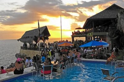 Negril 7 Miles Beach, Ricks Cafe and Shopping - Stop 1: Seven Mile Beach for Swimming and Beach Bar Time