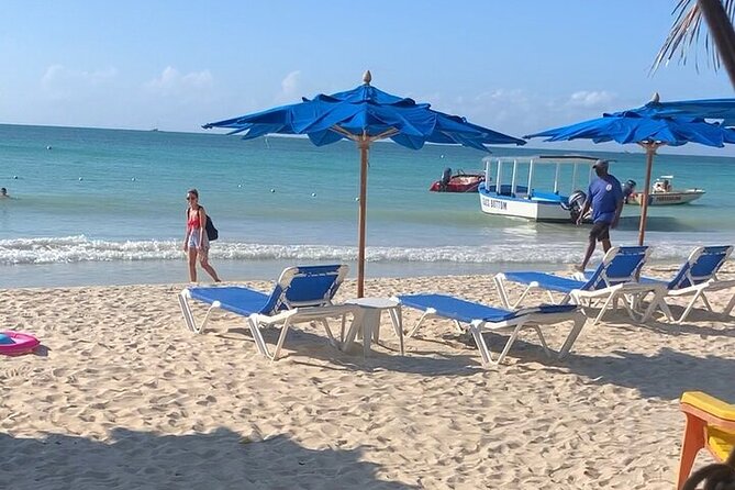 Negril Beach, Ricks Cafe and Margaritaville from Montego Bay - Rolling out from Montego Bay: transport that keeps the day easy