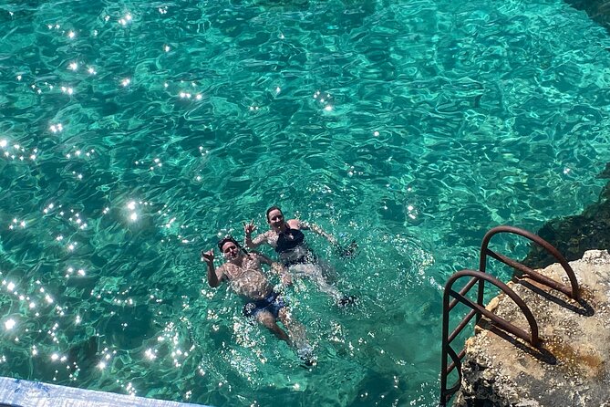Negril day! beach and west end Cliffs with French Guide - Negril Cliffs: caves, Xtabi, Rick’s Café, and that west-side drama