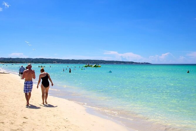 Negril Day Trip to Seven Mile Beach & Rick's Cafe w/Admission from Montego Bay - Rick’s Cafe: what the sunset show is really like